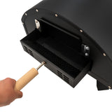 Schwarzer, klassischer Outdoor-Pizzaofen mit Holzgriff, offener Schublade für Asche, robustes Metallmaterial und elegantes Design