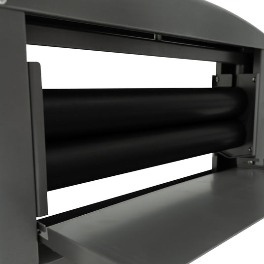 Schwarze Walzenpresse mit robustem grauem Gehäuse, ideal für das Verarbeiten von Materialien in der Druck- und Verpackungsindustrie