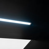 Schwarzes LED-Verkaufstheken-Set mit modernem, schlankem Design, das eine helle, gleichmäßige Beleuchtung bietet und ideal für Verkaufsräume ist