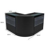 Schwarzes Selene LED Verkaufstheken-Set mit gläsernen Regalen, eleganter, abgerundeter Form und modernen LED-Lichtern, ideal für Verkaufsräume
