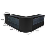 Schwarzes Vega LED Verkaufstheken-Set mit gläsernen Regalen, eleganter, moderner Form und abgerundeten Kanten, ideal für Verkaufsräume und Ausstellungen