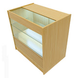 Verkaufstheke aus hellem Ahornholz mit zwei Glasregalen und LED-Beleuchtung, modern und funktional für Einzelhandelsumgebungen