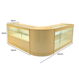 Elegantes Verkaufstheken-Set in Ahornholz-Optik, mit gläsernen Regalen, abgerundeten Kanten und großzügigem Stauraum für Produkte und Ausstellungen