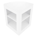 Eckige, weiße LED-Verkaufstheke mit zwei offenen Regalen, glatte Oberfläche und modernes Design, ideal für Verkaufsräume und Ausstellungen