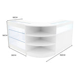 Elegantes, weißes LED-Verkaufstheken-Set mit abgerundeten Ecken, Glasregalen und großzügigem Stauraum, ideal für moderne Verkaufsräume