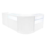 Elegantes Verkaufstheken-Set in Weiß, bestehend aus mehreren Modulen mit glatten Oberflächen und integrierter LED-Beleuchtung für optimale Produktpräsentation