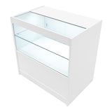 Weißes LED Verkaufstheken-Set mit gläsernen Regalen, modernem Design und klaren Linien, ideal für Verkaufsräume und Ausstellungen