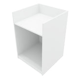 Weißes Verkaufstheken-Set aus robustem Material, bestehend aus zwei Einheiten mit klaren Linien und modernem, minimalistischen Design