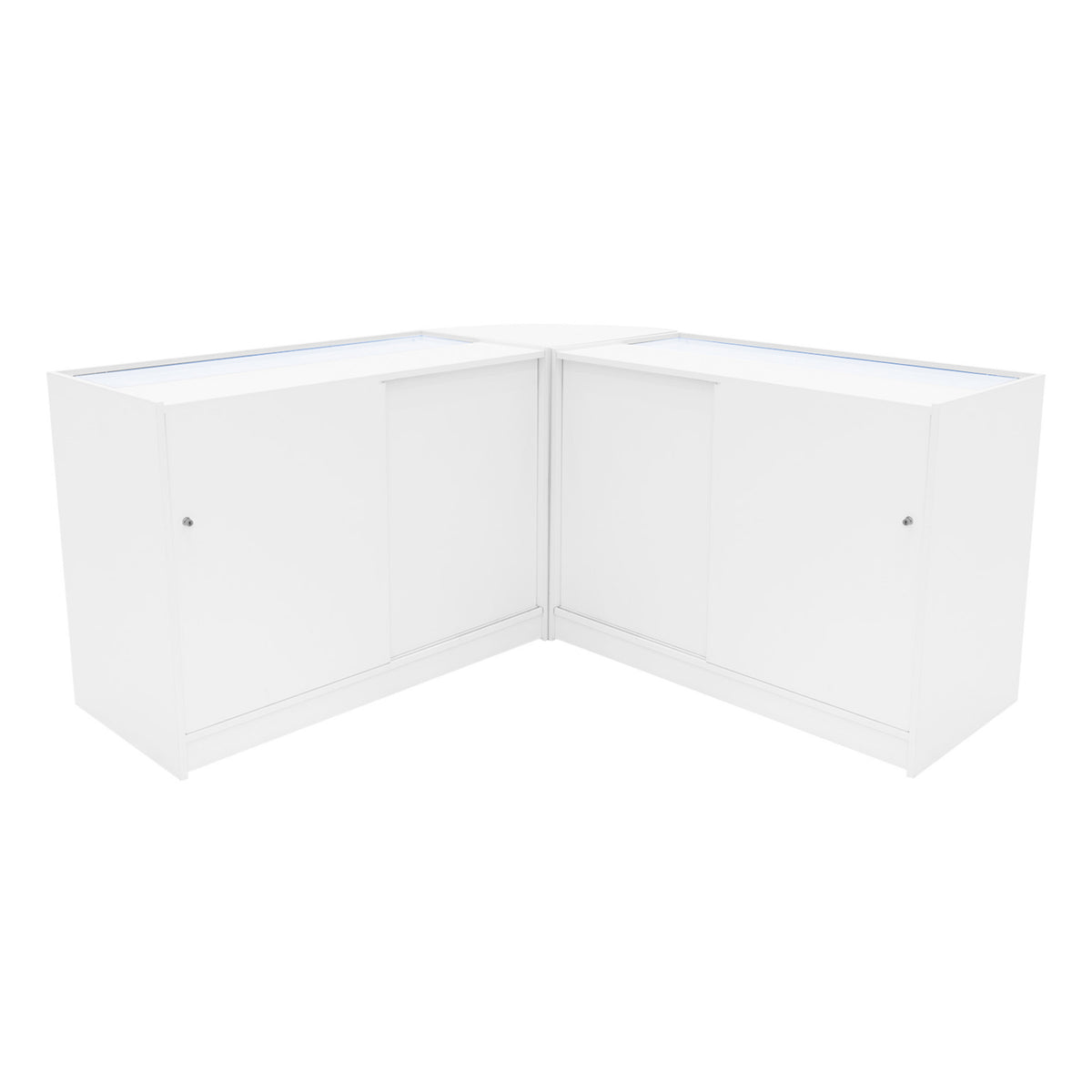 Eckige Verkaufstheken in Weiß, aus robustem Material, mit glatten Oberflächen und integrierter LED-Beleuchtung für moderne Verkaufsräume