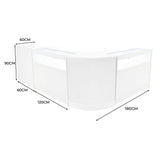 Elegantes, weißes Luna LED Verkaufstheken-Set mit abgerundeten Kanten, bestehend aus zwei Theken und einem Tisch, ideal für Verkaufsräume und Messen