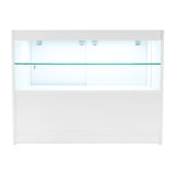 Weißes LED Verkaufstheken-Set mit klaren Glasregalen, modernem Design und sanfter Beleuchtung, ideal für Einzelhandelspräsentationen