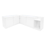 Eckverkaufsset in Weiß, bestehend aus zwei LED-Theken und einem Tisch, mit glatten Oberflächen und modernen, minimalistischen Linien