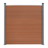 Brauner WPC Sichtschutzzaun mit horizontalen Lamellen und stabilen, grauen Metallpfosten, ideal für Garten- und Terrassengestaltung