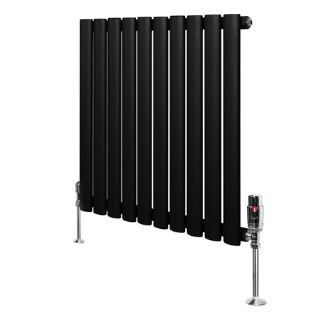 Schwarzer Gliederheizkörper mit TRV Chromventilen, 600mm x 600mm, aus robustem Material, vertikale Röhrenstruktur, elegantes modernes Design