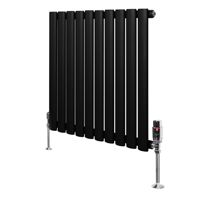 Schwarzer Gliederheizkörper mit TRV Chromventilen, 600mm x 600mm, aus robustem Material, vertikale Röhrenstruktur, elegantes modernes Design