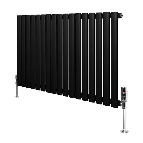 Schwarzer Gliederheizkörper mit TRV Chromventilen, 600mm x 1020mm, aus robustem Material, schlankes, modernes Design mit glatter Oberfläche