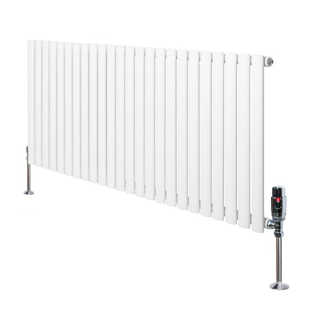 Gliederheizkörper in Weiß mit TRV Chromventilen, 600mm x 1440mm, schlankes Design und glatte, glänzende Oberfläche für moderne Innenräume
