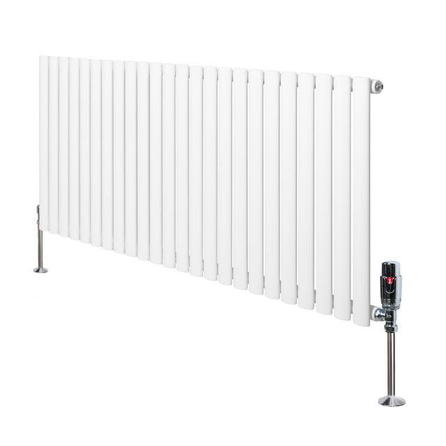 Gliederheizkörper in Weiß mit TRV Chromventilen, 600mm x 1440mm, schlankes Design und glatte, glänzende Oberfläche für moderne Innenräume