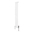 Eleganter weißer Gliederheizkörper mit TRV Chromventilen, 1600mm x 240mm, schlankes Design und glatte Oberfläche für moderne Innenräume