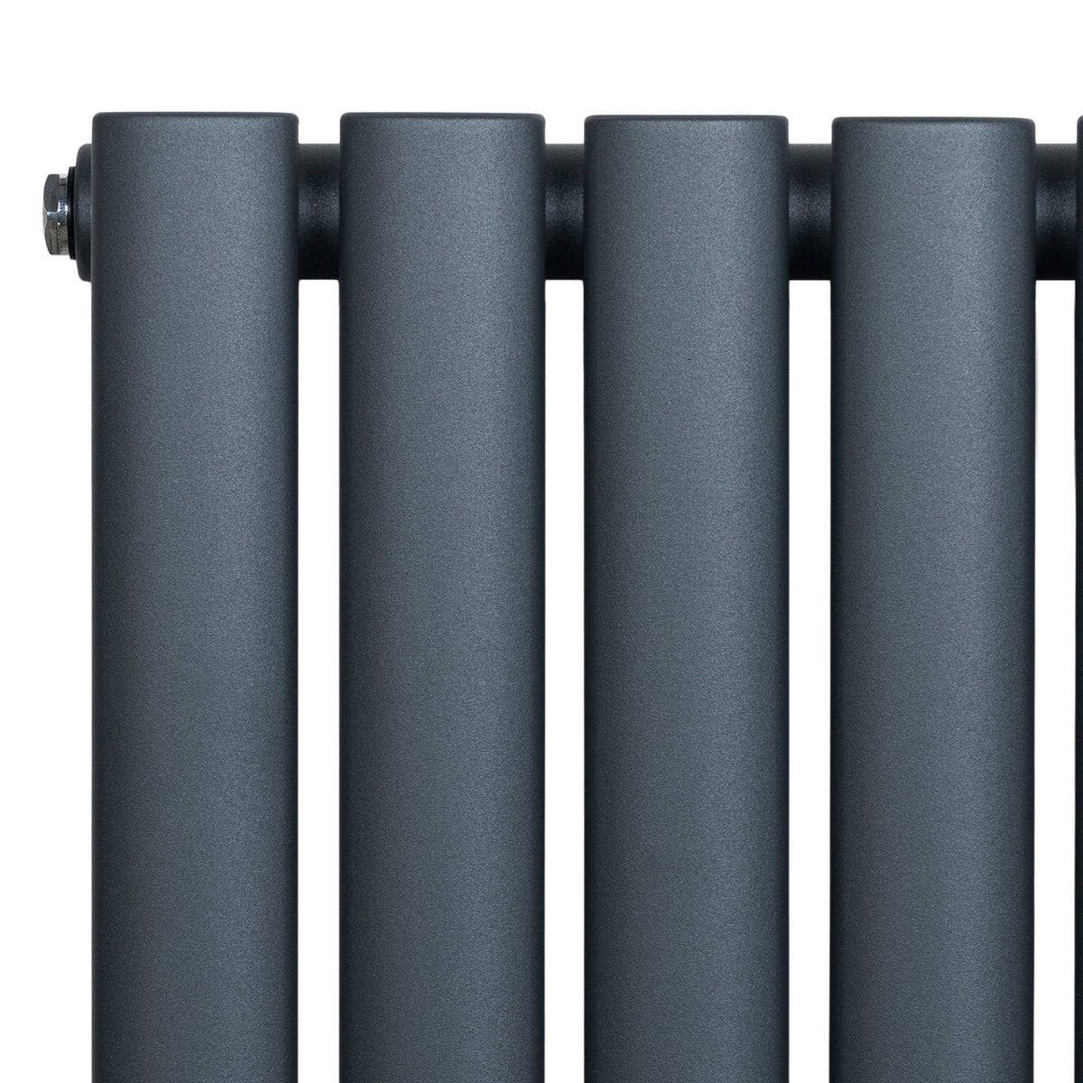 Gliederheizkörper in Anthrazitgrau mit TRV Chromventilen, 1600mm x 480mm, zeigt eine moderne, matte Oberfläche und schlanke, runde Röhrenstruktur
