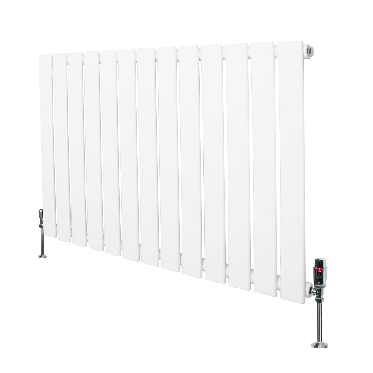Flachheizkörper in Weiß, 600mm x 910mm, mit schlanken vertikalen Lamellen und modernen Ventilen, ideal für effiziente Raumheizung