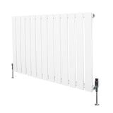 Flachheizkörper in Weiß, 600mm x 910mm, mit schlanken vertikalen Lamellen und modernen Ventilen, ideal für effiziente Raumheizung