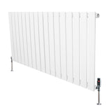 Flachheizkörper in Weiß, 600mm x 1190mm, mit vertikalen Lamellen und modernen Ventilen, ideal für effiziente Raumheizung und stilvolle Innenräume
