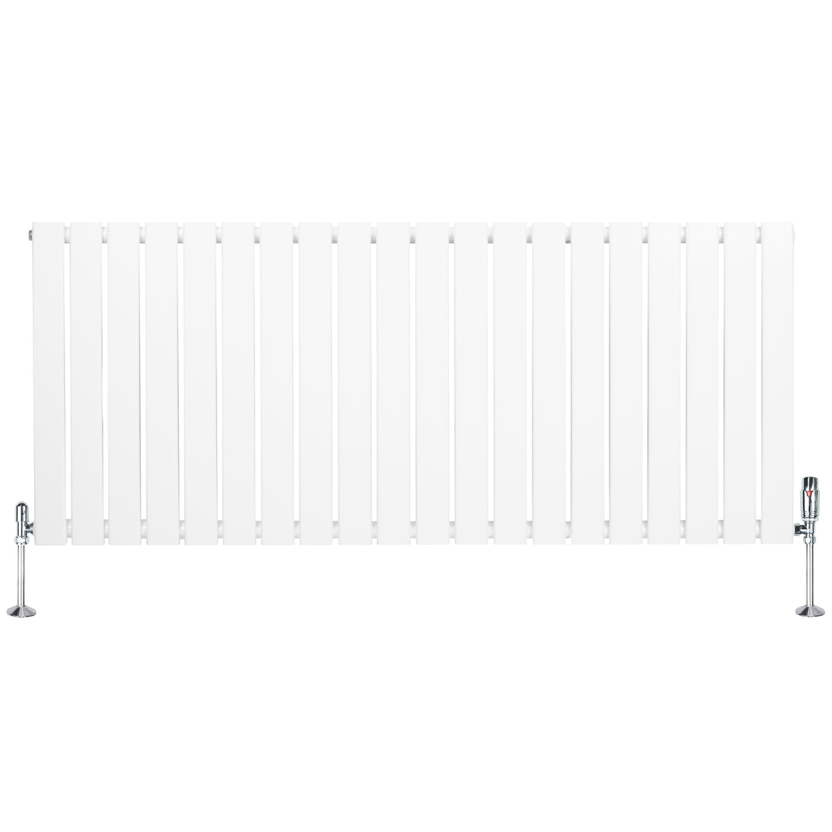 Flachheizkörper in Weiß, 600mm x 1400mm, mit glatten, vertikalen Lamellen und zwei Ventilen an den Seiten, ideal für moderne Innenräume