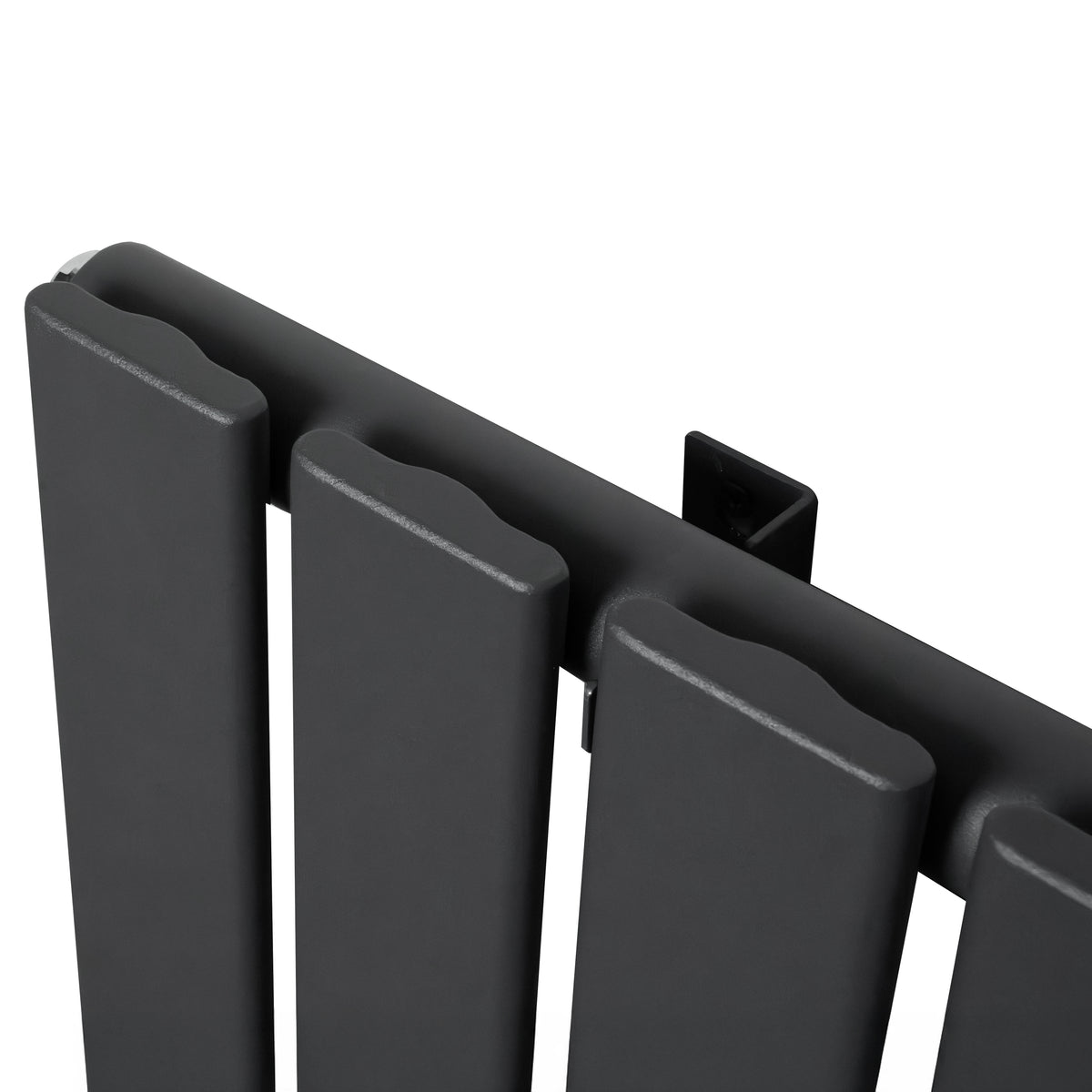 Flachheizkörper in Anthrazitgrau, 1800mm x 420mm, mit glatten, modernen Lamellen und robustem Metallmaterial für effiziente Wärmeabgabe
