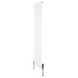 Flachheizkörper in Weiß, 1800mm x 420mm, mit vertikalen Lamellen und modernen Ventilen, ideal für platzsparende Heizlösungen