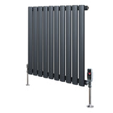 Anthrazitgrauer Gliederheizkörper mit TRV Chromventilen, 600mm x 600mm, schlankes Design, glatte Oberfläche und moderne, elegante Linienführung