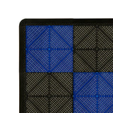 Belüftete Garagenbodenfliesen in Schwarz und Blau, mit rutschfester Oberfläche und strukturiertem Design für optimale Drainage und Stabilität