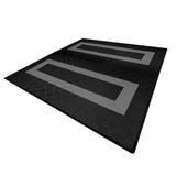 Belüftete Garagenbodenfliesen in Schwarz mit grauen Kanten, rutschfeste Oberfläche, geometrisches Muster, ideal für Garagen und Werkstätten