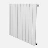 Flachheizkörper in Weiß, 600mm x 700mm, mit schlankem, modernem Design und glatter Oberfläche, ideal für platzsparende Heizlösungen