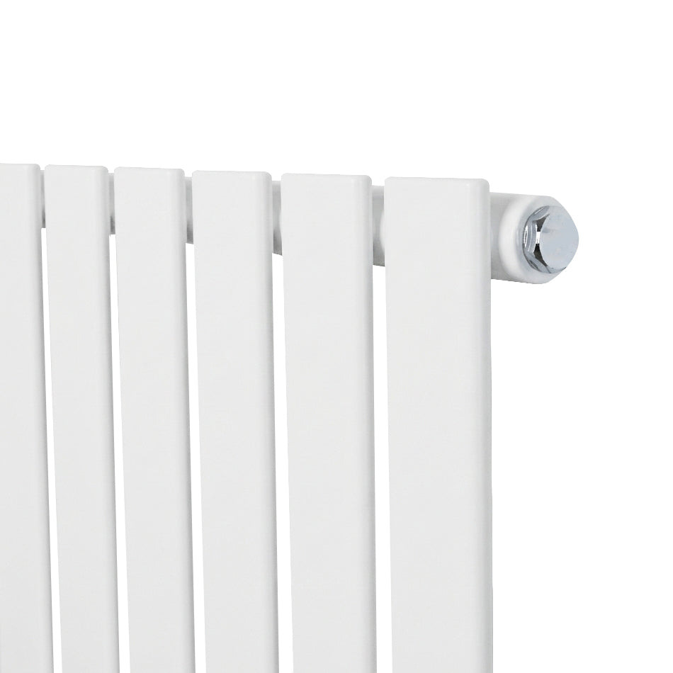 Flachheizkörper in Weiß, 600mm x 910mm, mit glatter, glänzender Oberfläche und schlankem, modernem Design, ideal für zeitgemäße Innenräume