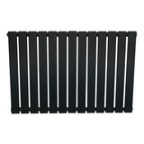 Flachheizkörper in elegantem Schwarz, 600mm x 910mm, mit vertikalen Lamellen und glatter, mattschwarzer Oberfläche für moderne Innenräume