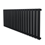 Flachheizkörper in elegantem Schwarz, 600mm x 1400mm, mit schlanken, vertikalen Lamellen und mattem Finish, ideal für moderne Wohnräume