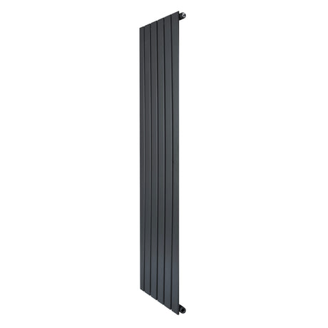 Flachheizkörper in Anthrazitgrau, 1600mm x 420mm, mit schlankem, vertikalem Design und glatter, mattschwarzer Oberfläche für moderne Innenräume