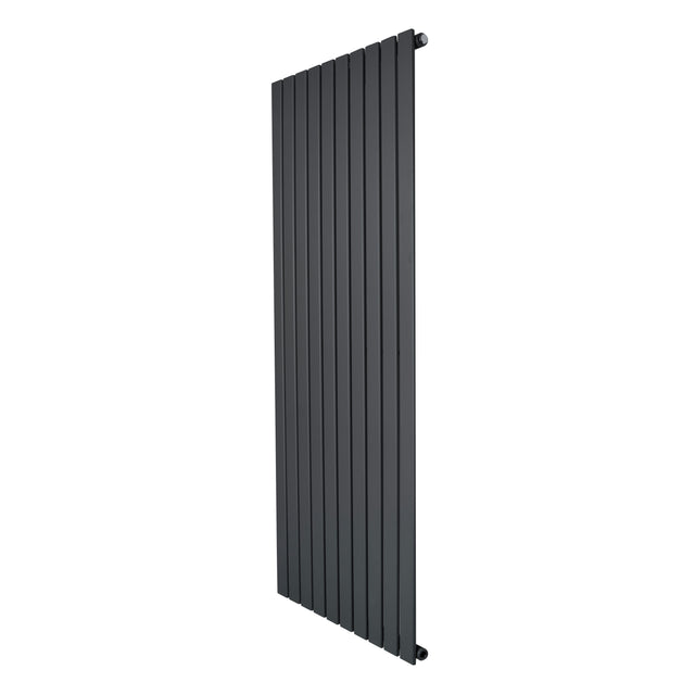 Flachheizkörper in Anthrazitgrau, 1600mm x 700mm, mit schlanker, vertikaler Lamellenstruktur und glatter, moderner Oberfläche