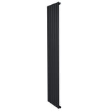 Schmaler, vertikaler Flachheizkörper in elegantem Schwarz, 1800mm x 420mm, mit glatten, modernen Lamellen und minimalistischer Form für zeitgemäße Innenräume