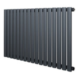 Gliederheizkörper in Anthrazitgrau, 600mm x 1020mm, mit schlanken, vertikalen Lamellen und mattem Finish für moderne Innenräume
