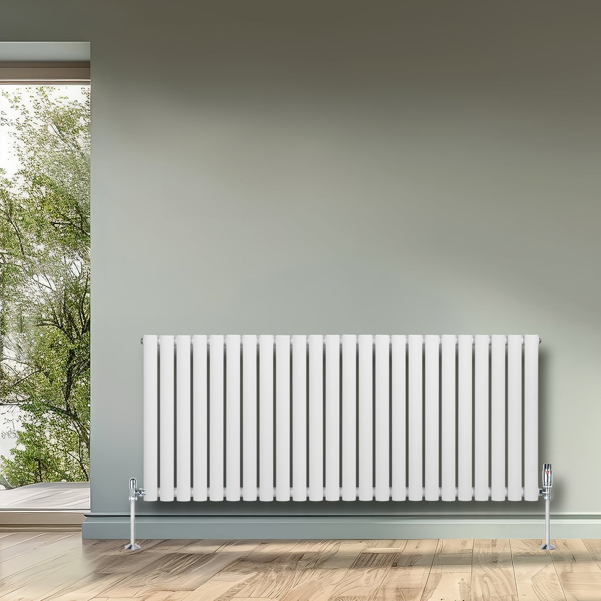 Weißer Gliederheizkörper mit 600mm Höhe und 1440mm Breite, vertikale Lamellenstruktur, glänzende Oberfläche, ideal für moderne Wohnräume