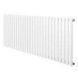 Gliederheizkörper in Weiß, 600mm x 1620mm, mit schlanken, vertikalen Lamellen und glatter, pulverbeschichteter Oberfläche für moderne Innenräume