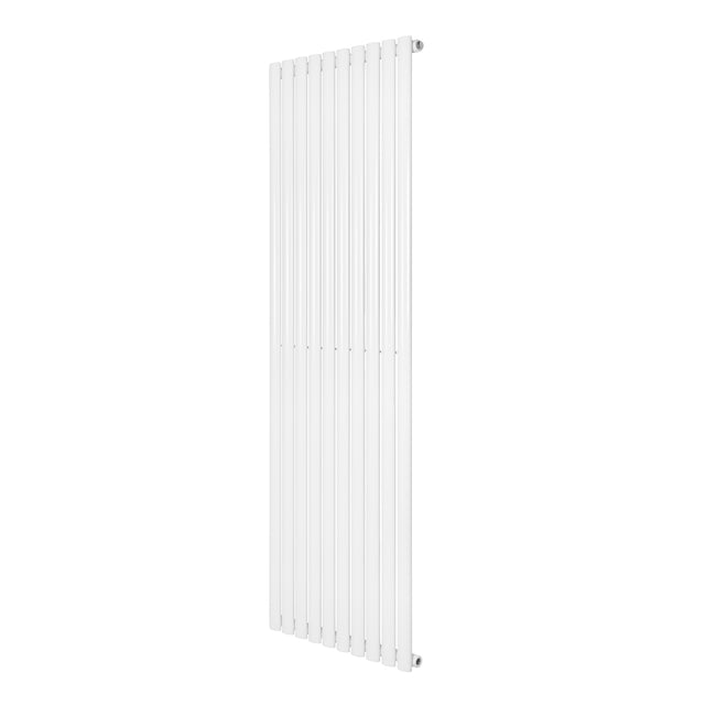 Hochformatiger, schlanker Gliederheizkörper in Weiß, 1800mm x 600mm, mit glatten, vertikalen Lamellen für effiziente Wärmeverteilung und modernes Design