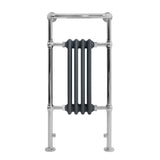 Klassischer beheizter Handtuchheizkörper in Anthrazitgrau, 950 mm x 480 mm, mit glänzenden verchromten Rohren und eleganter, moderner Form