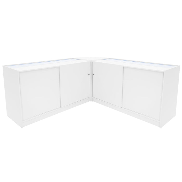 Eckige, moderne Verkaufstheke in Weiß mit glatten Oberflächen, zwei Schiebetüren und transparentem Glas, ideal für Einzelhandelsgeschäfte