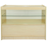 Verkaufstheke aus hellem Ahornholz mit gläsernen Regalen, modernem Design und glatter Oberfläche, ideal für Empfangsbereiche oder Geschäfte