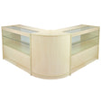 Elegante Vitrine in Ahornholz-Optik mit gläsernen Regalen, abgerundeten Kanten und modernem Design, ideal für die Präsentation von Produkten