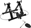 Schwarzer magnetischer Rollentrainer von Velo Pro mit stabilen Füßen, verstellbarem Widerstand und Zubehör für sicheres Training zu Hause
