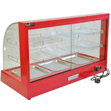Rote KuKoo Vitrine mit Glasfront, mehreren Metallregalen und Edelstahlbehältern, ideal für die Präsentation von Speisen in Gastronomiebetrieben